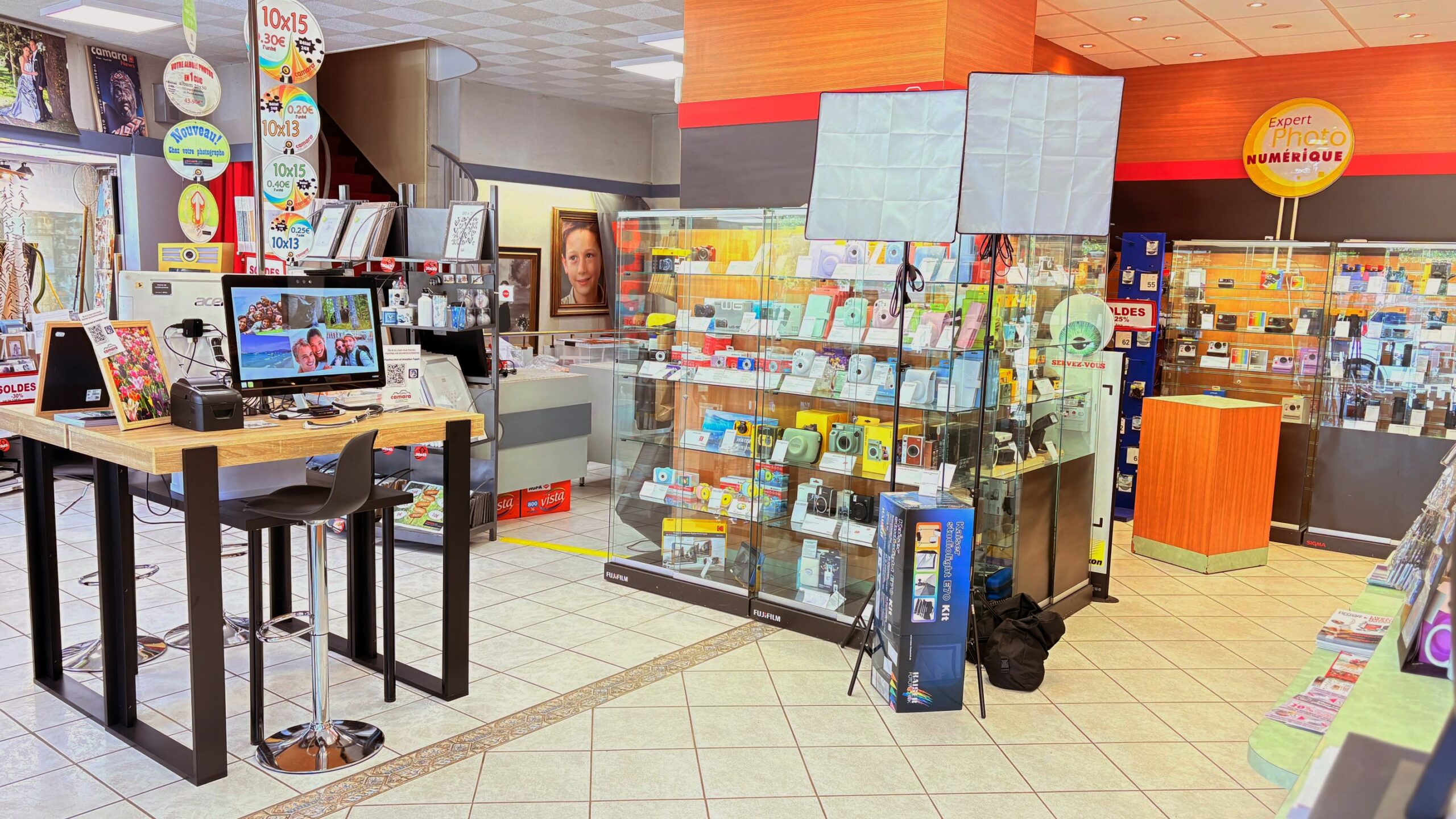 INTERIEUR MAGASIN (2)-min