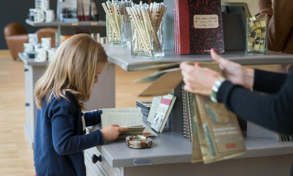 Boutique-Memorial-de-Falaise